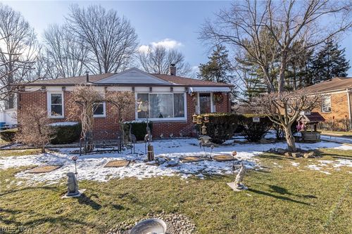 37891 Lake Dr, Avon, OH, 44011-1139 | Card Image