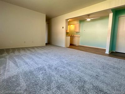 B8 - 1875 Michigan Avenue, Condo with 2 bedrooms, 1 bathrooms and null parking in Marysville MI | Image 3