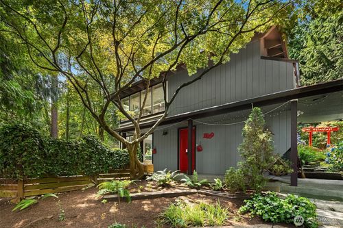 11469 Kallgren Road Ne, Bainbridge Island, WA, 98110 | Card Image