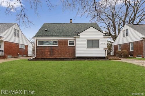 20675 Van Antwerp St, Harper Woods, MI, 48225-1403 | Card Image