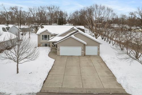 156 Cedar Dr S, Lester Prairie, MN, 55354-7701 | Card Image