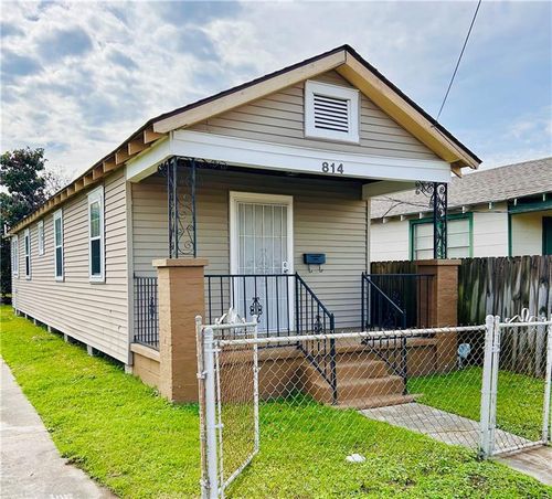 814 Fried St, Gretna, LA, 70053-5452 | Card Image