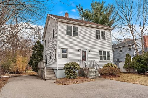 925 Worcester St, Wellesley, MA, 02482-3703 | Card Image
