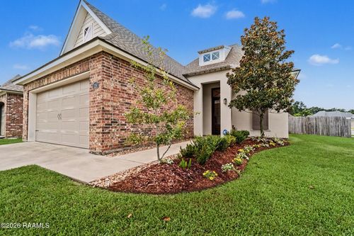 129 Beauchamp Ln, Lafayette, LA, 70506-9261 | Card Image