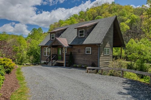 210 Grand Creek Rd, Vilas, NC, 28692-8034 | Card Image