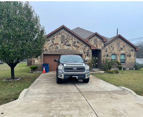 225 Overlook Dr, Red Oak, TX, 75154-4043 | Card Image