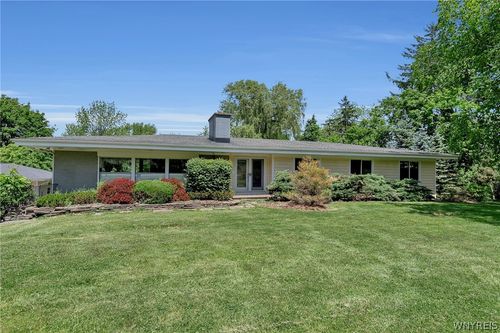 7932 Quaker Road, Orchard Park, NY, 14127 | Card Image