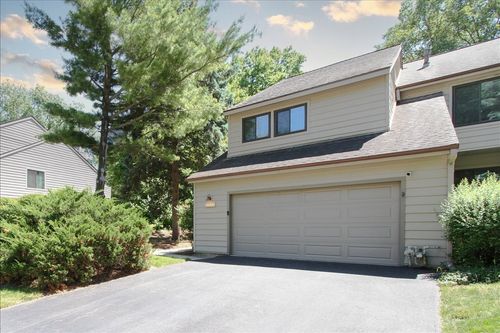 1512 Kirkwood Dr, Geneva, IL, 60134-1660 | Card Image