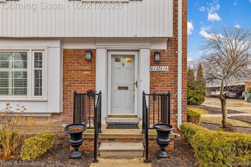 612 Cadieux Rd, Grosse Pointe, MI, 48230-1510 | Card Image