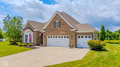10510 Fox Hunt Rd, Fishers, IN, 46040-1384 | Card Image