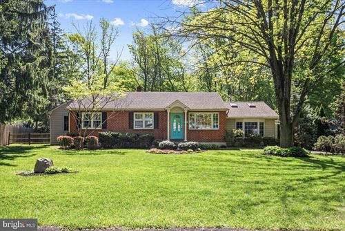 2002 Fairblue Ln, Wilmington, DE, 19810-3626 | Card Image