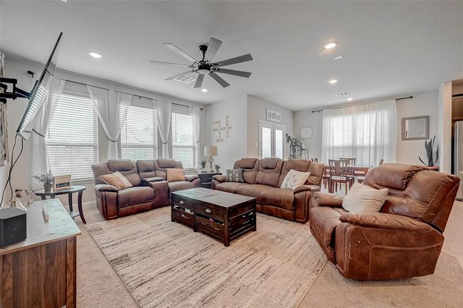 Living Room | Image 7