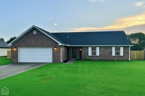 105 Meadow Dr, Bono, AR, 72416-8523 | Card Image