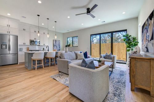 6131 Pacific Forest Dr, Houston, TX, 77091-2558 | Card Image