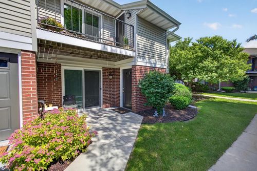 8-N168N11065 Ashbury Circle, Germantown, WI, 53022 | Card Image