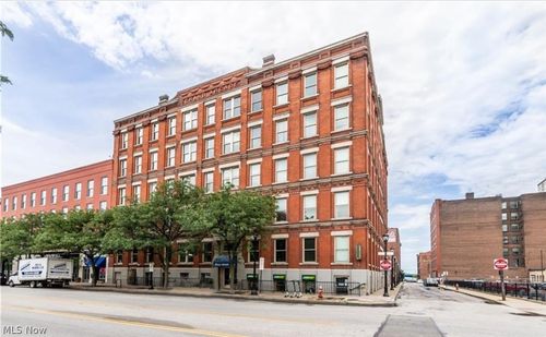 319-408 W Saint Clair Ave, Cleveland, OH, 44113-1521 | Card Image
