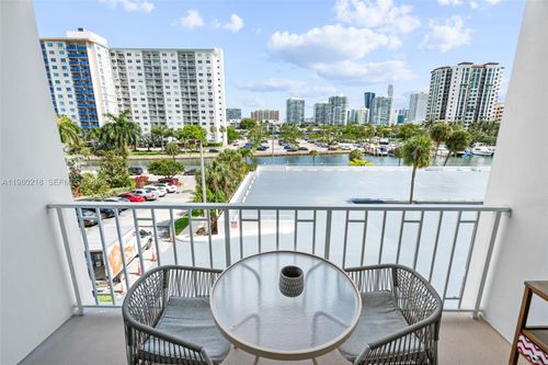325-500 Bayview Dr, Sunny Isles Beach, FL, 33160-4748 | Card Image