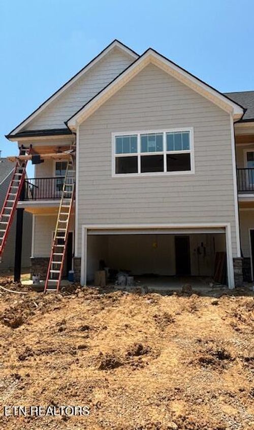 116 Lombardy Ln, Oak Ridge, TN, 37830-4515 | Card Image