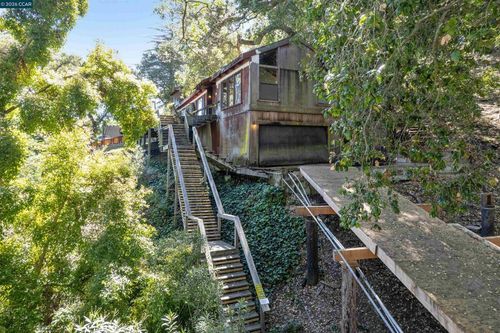 3391 Woodview Dr, Lafayette, CA, 94549-5343 | Card Image