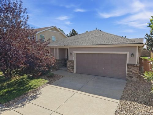 5526 Lewiston St, Denver, CO, 80239-7022 | Card Image
