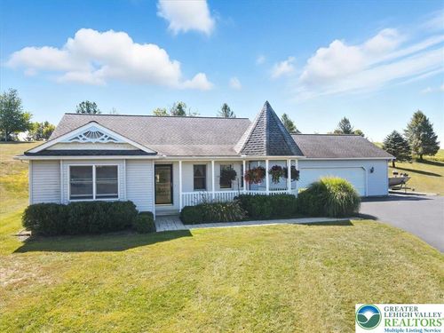 6443 Heitzman Rd, Pen Argyl, PA, 18072-9602 | Card Image