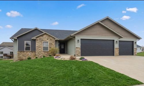 1429 Bridgewood Dr, Fairfax, IA, 52228-9661 | Card Image