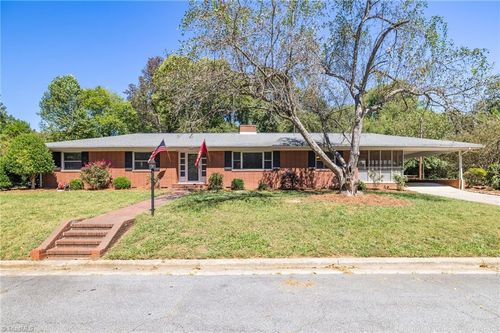 102 Pratt St, Madison, NC, 27025-1948 | Card Image