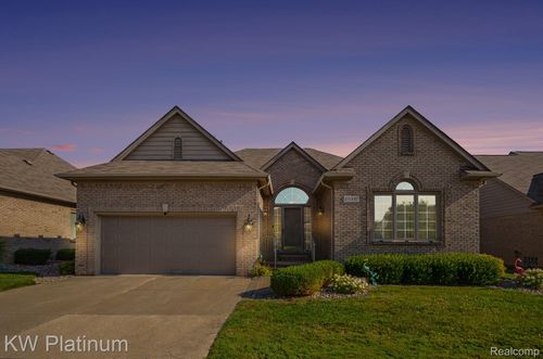 20337 Laurel Creek Dr, Macomb, MI, 48044-3592 | Card Image