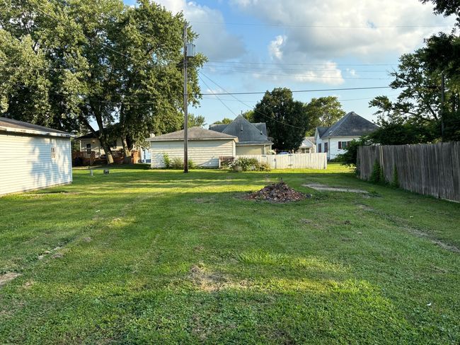 307 E Wilson St, House other with 3 bedrooms, 1 bathrooms and 1 parking in Villa Grove IL | Image 5