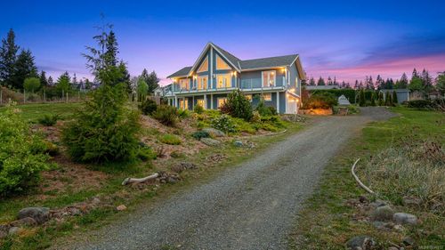 6481 Eagles Dr, Courtenay, BC, V9J1V4 | Card Image