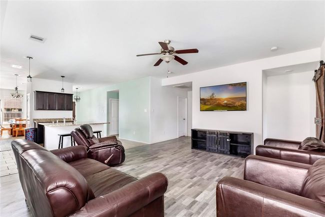 Plenty of room to entertain and a large TV! | Image 16