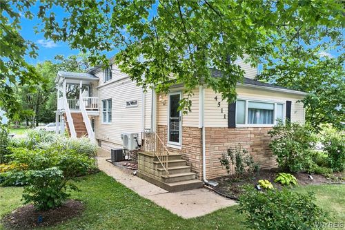 4511 Abbott Road, Orchard Park, NY, 14127 | Card Image