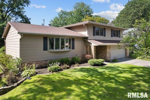 1551 Forest Hills Rd, Bettendorf, IA, 52722-3849 | Card Image