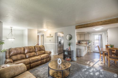2318 N 970 W, Clinton, UT, 84015-9109 | Card Image