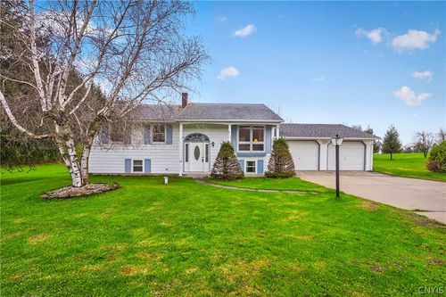 2765 King Road, Paris, NY, 13456 | Card Image