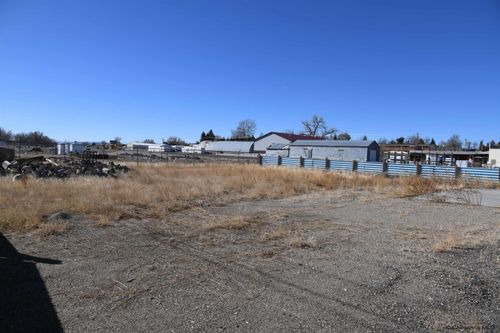 503 7th St, Wheatland, WY, 82201-7820 | Card Image