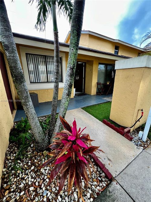 apt-101-505 Nw 214th St, Miami Gardens, FL, 33169-2194 | Card Image