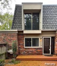 Stratford Ln, Bloomfield Hills, MI 48304