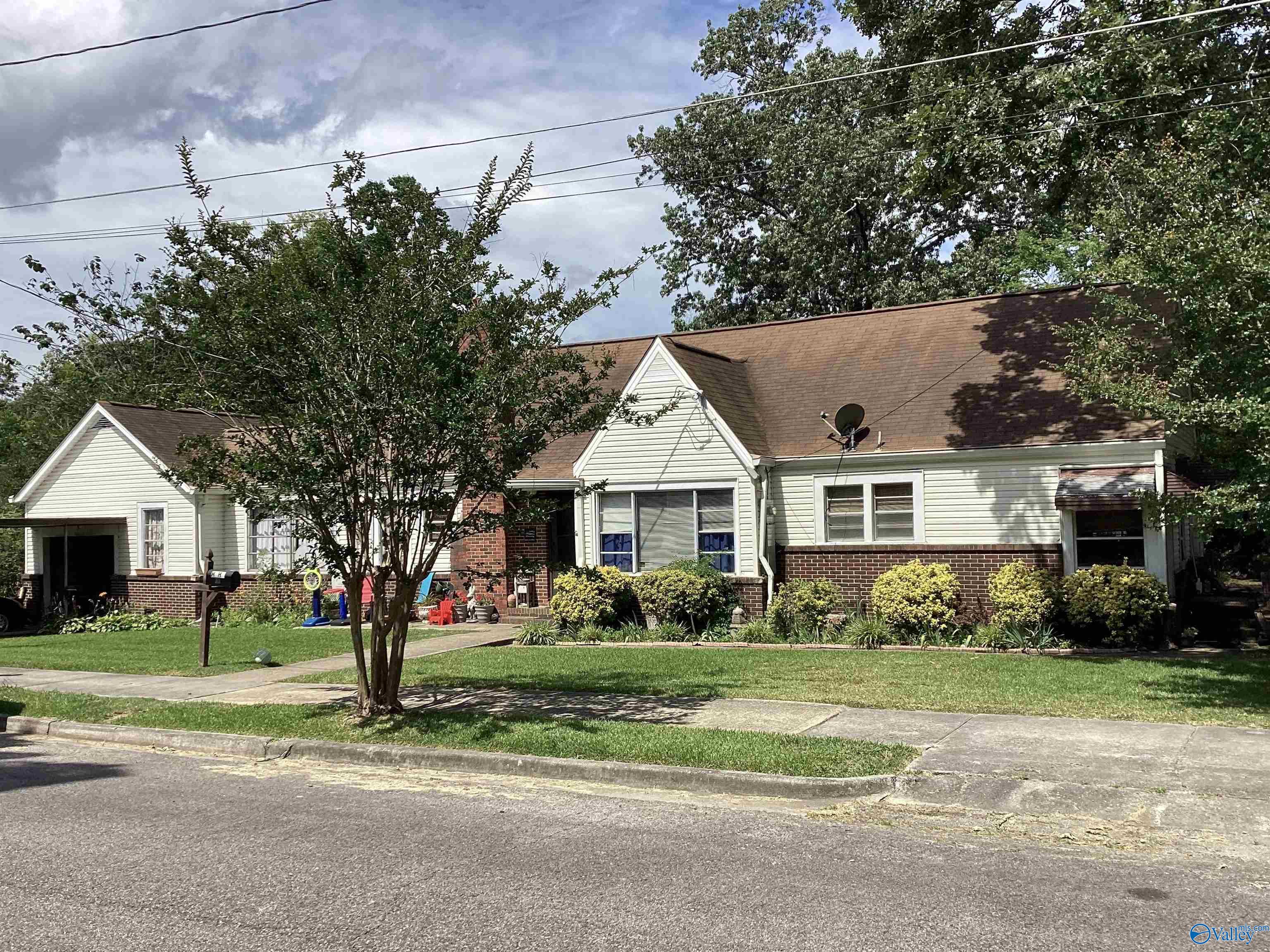 Webster St, Gadsden, AL 35904