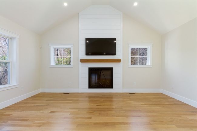 116 Winthrop St, House other with 4 bedrooms, 4 bathrooms and 6 parking in Medway MA | Image 15