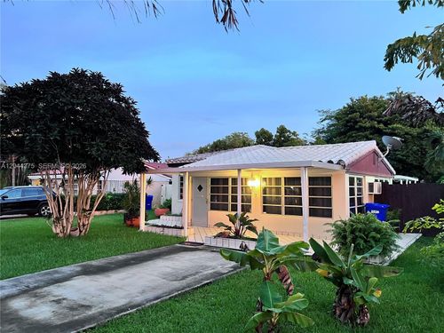 2082-2082 Ne 180th St, North Miami Beach, FL, 33162-1620 | Card Image
