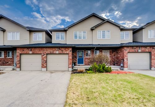 358 Maverick St, Waterloo, ON, N2K4N9 | Card Image