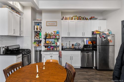 apt-2b-6851 Fresh Pond Rd, Ridgewood, NY, 11385-5202 | Card Image