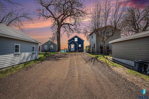 6651 Wentworth Park Dr, Wentworth, SD, 57075-7334 | Card Image