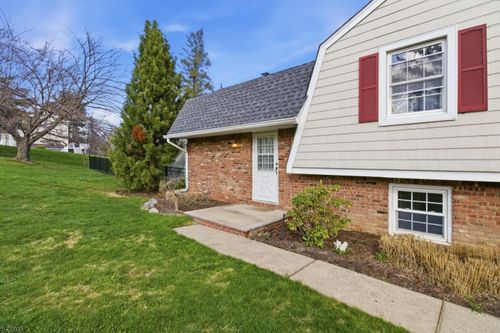 120 Carlough Rd, Upper Saddle River, NJ, 07458-1415 | Card Image