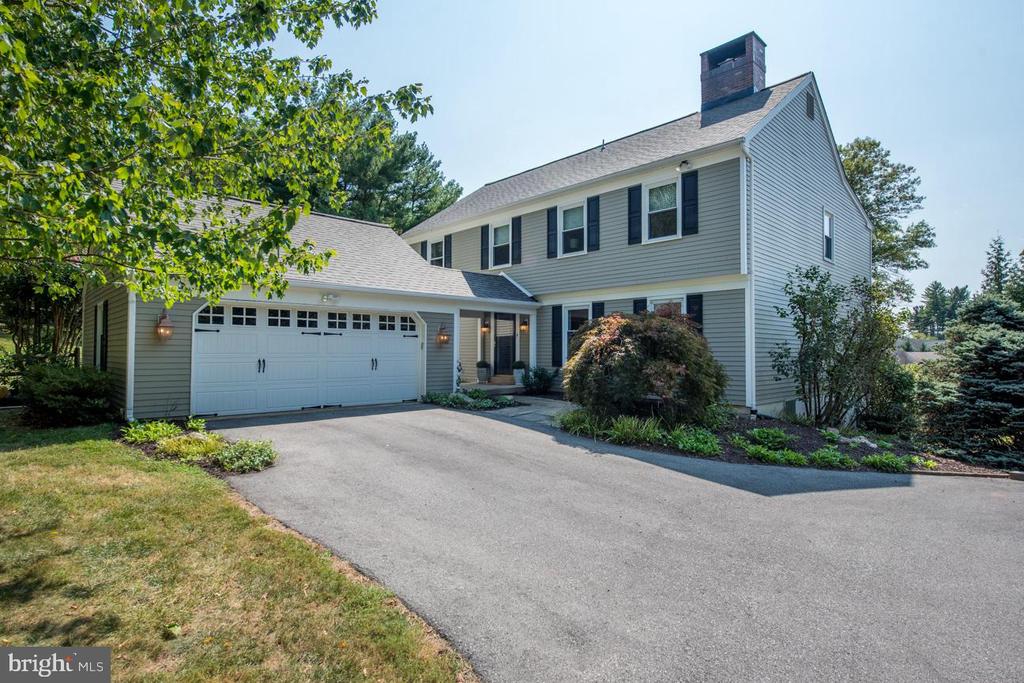 Azalea Ln, Media, PA 19063
