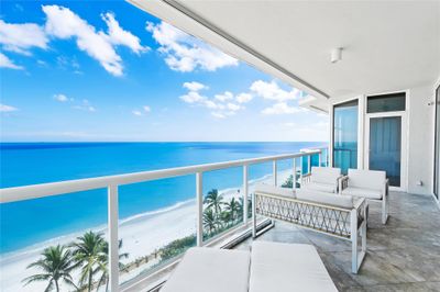 807N - 6051 N Ocean Dr, Condo with 2 bedrooms, 2 bathrooms and null parking in Hollywood FL | Image 2