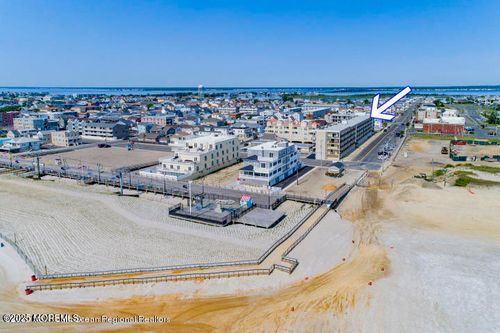 d9-51 Hiering Ave, Seaside Heights, NJ, 08751-1937 | Card Image