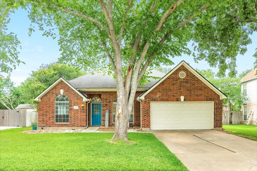 105 Plum Cir, Lake Jackson, TX, 77566-4809 | Card Image