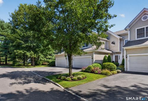 17-17 Regency Cir, Trumbull, CT, 06611-1391 | Card Image